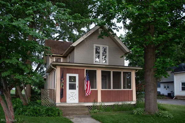 $185,000 | 971 Mechanic Street, Grafton, OH 44044