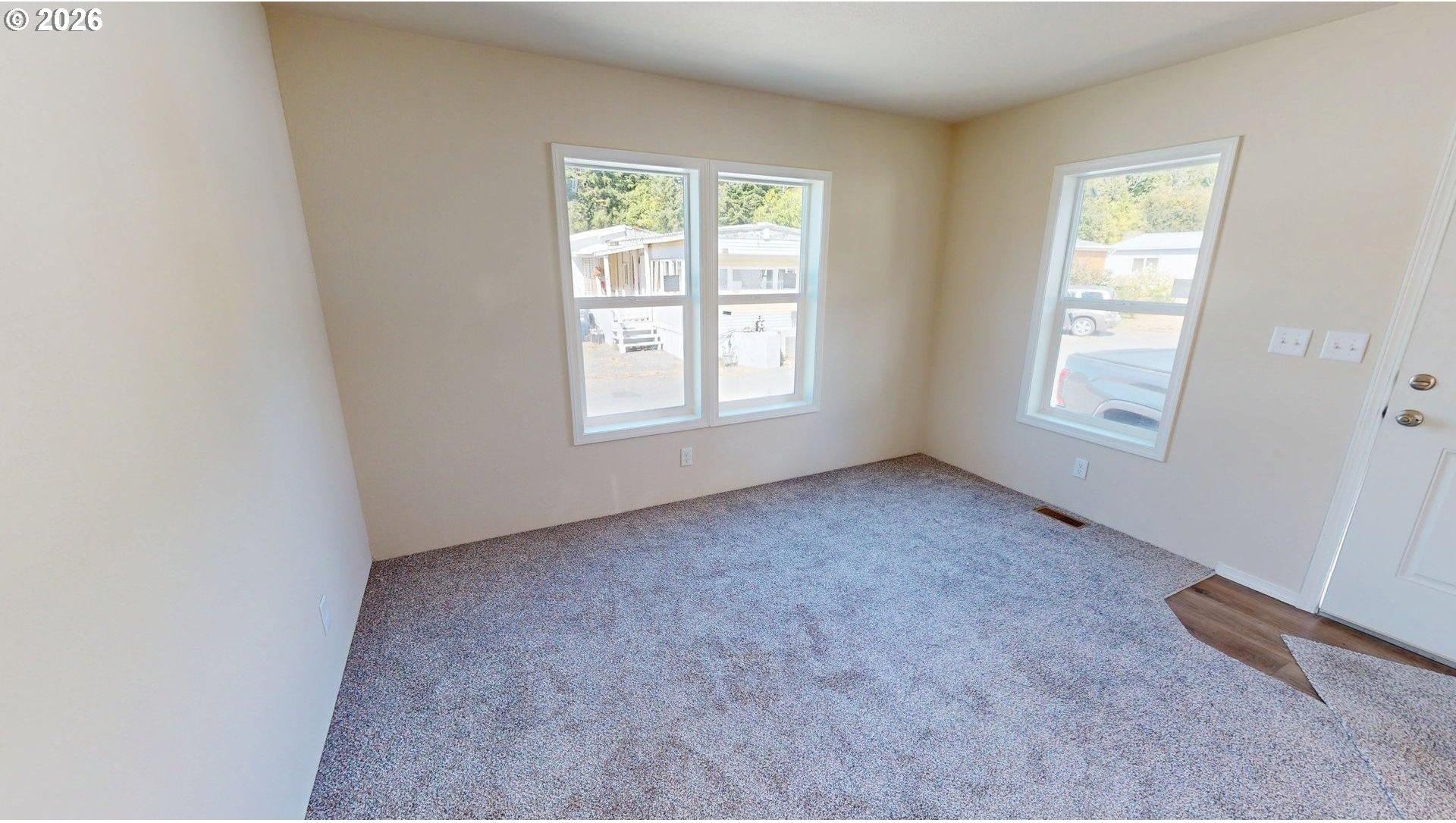 95691 Saunders Creek Road, Unit 29 Gold Beach, OR 97444 - Photo 4 of 18 Living Room