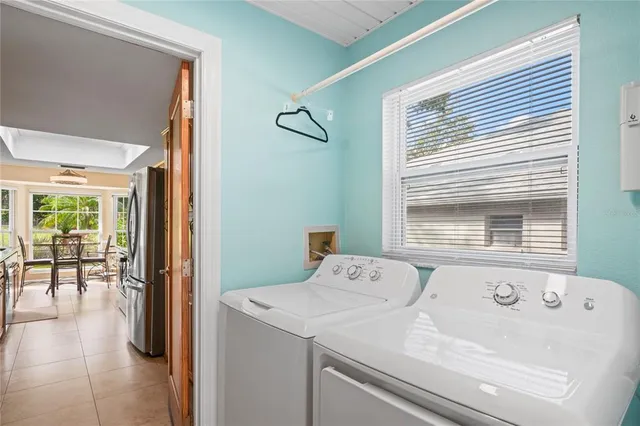 a view of backyard with tree