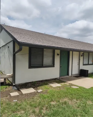 $800 | 2609 Ektom Drive, Unit D, Austin, TX 78745