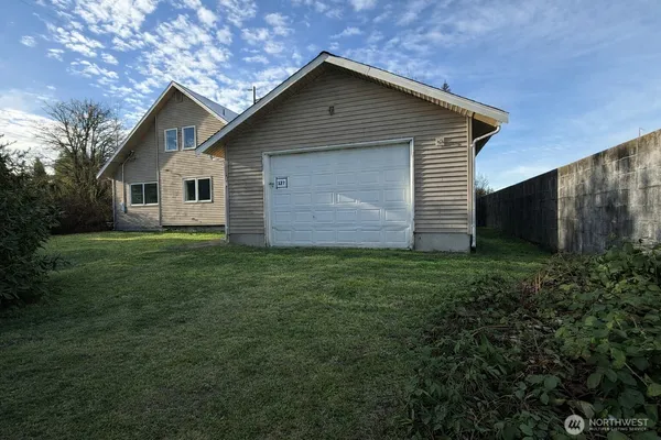 $360,000 | 127 10th Street, Sultan, WA 98294