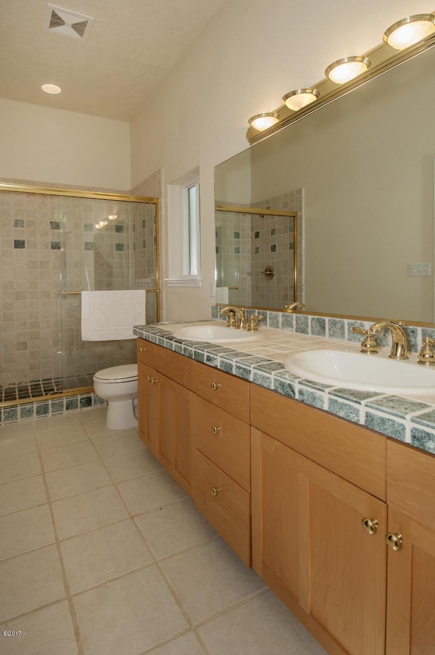 450 Edgewater Depoe Bay, OR 97341 - Photo 19 of 51 Downstairs Master Bath
