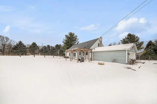 $1,100,000 | 10955 Sooten Road, Manchester, MI 48158