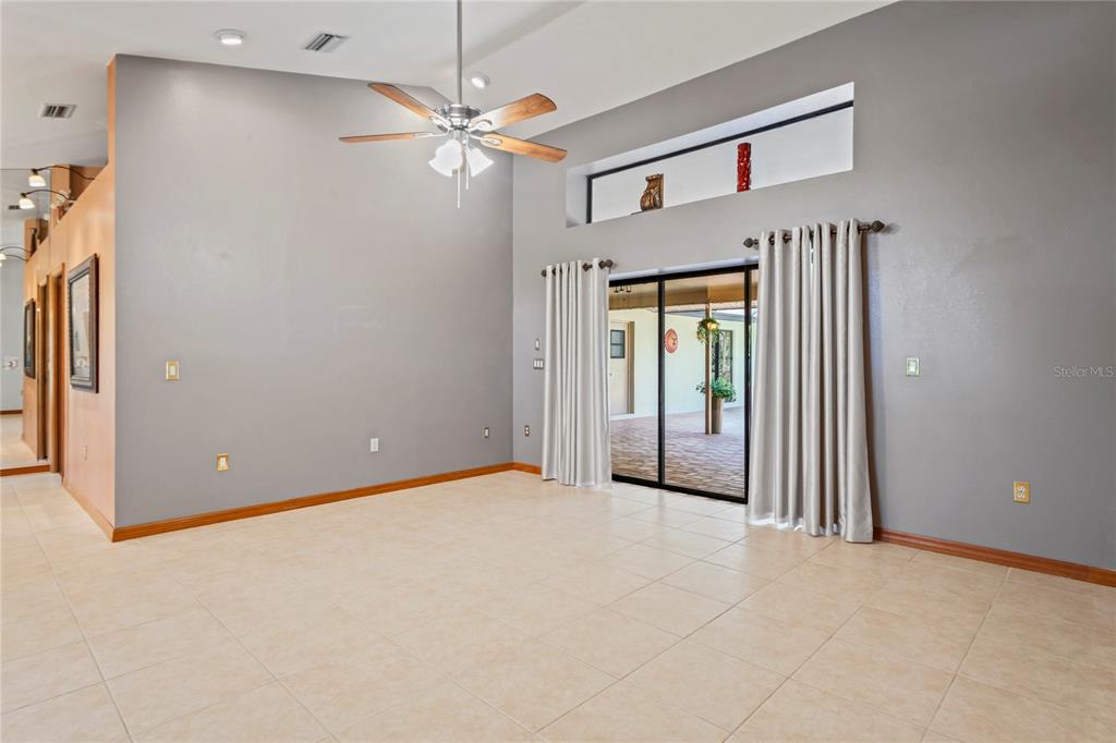 7353 Dogwood Crescent Spring Hill, FL 34607 - Photo 12 of 98