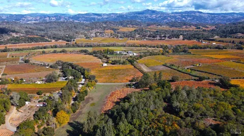 $1,995,000 | 8983 West Dry Creek Road, Healdsburg, CA 95448