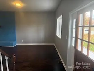 swimming view of an empty room with a window