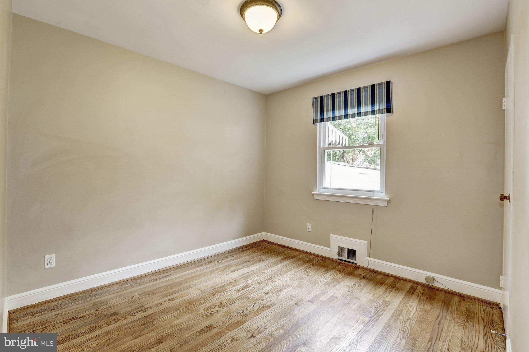 605 Forest Glen Road Silver Spring, MD 20901 - Photo 12 of 24
