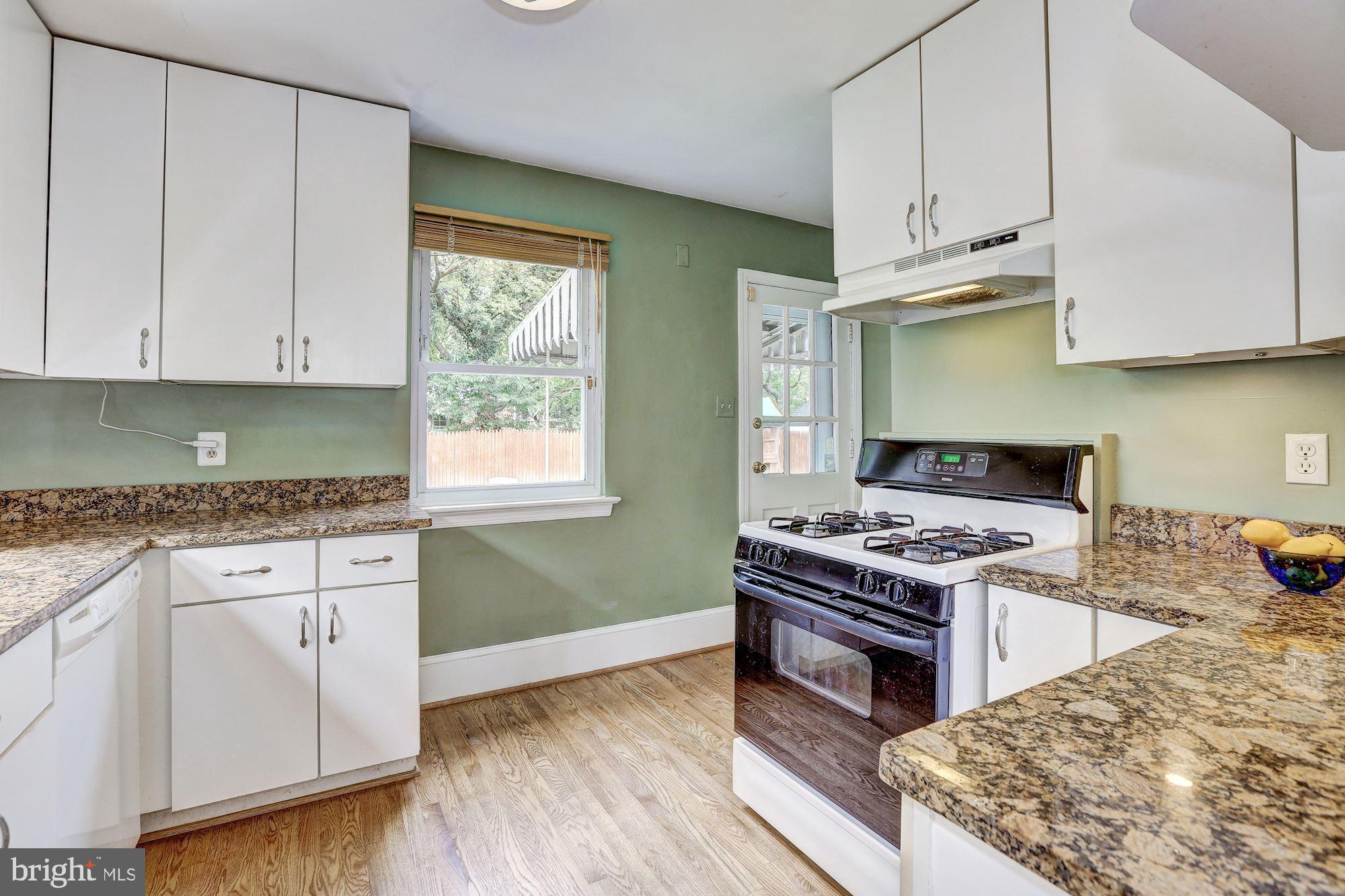 605 Forest Glen Road Silver Spring, MD 20901 - Photo 7 of 24