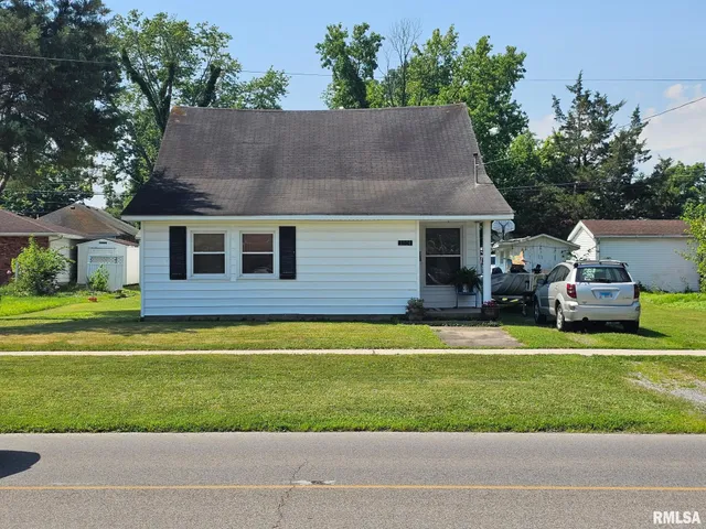 $100,000 | 1208-1210 East Main Street, West Frankfort, IL 62896