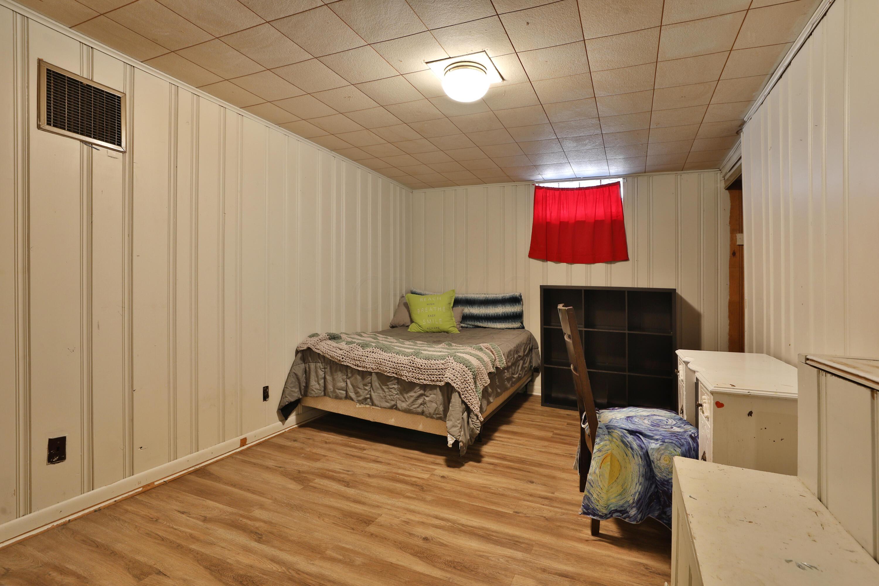 2211 Edgevale Road Columbus, OH 43221 - Photo 20 of 33 Lower level bedroom