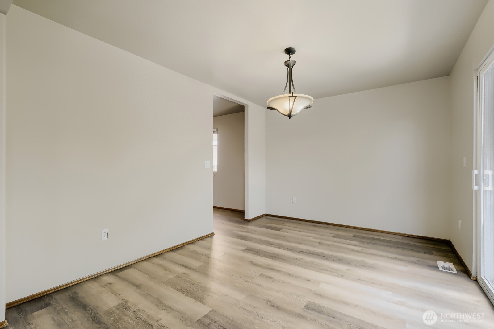 12224 58th Place South Seattle, WA 98178 - Photo 10 of 25