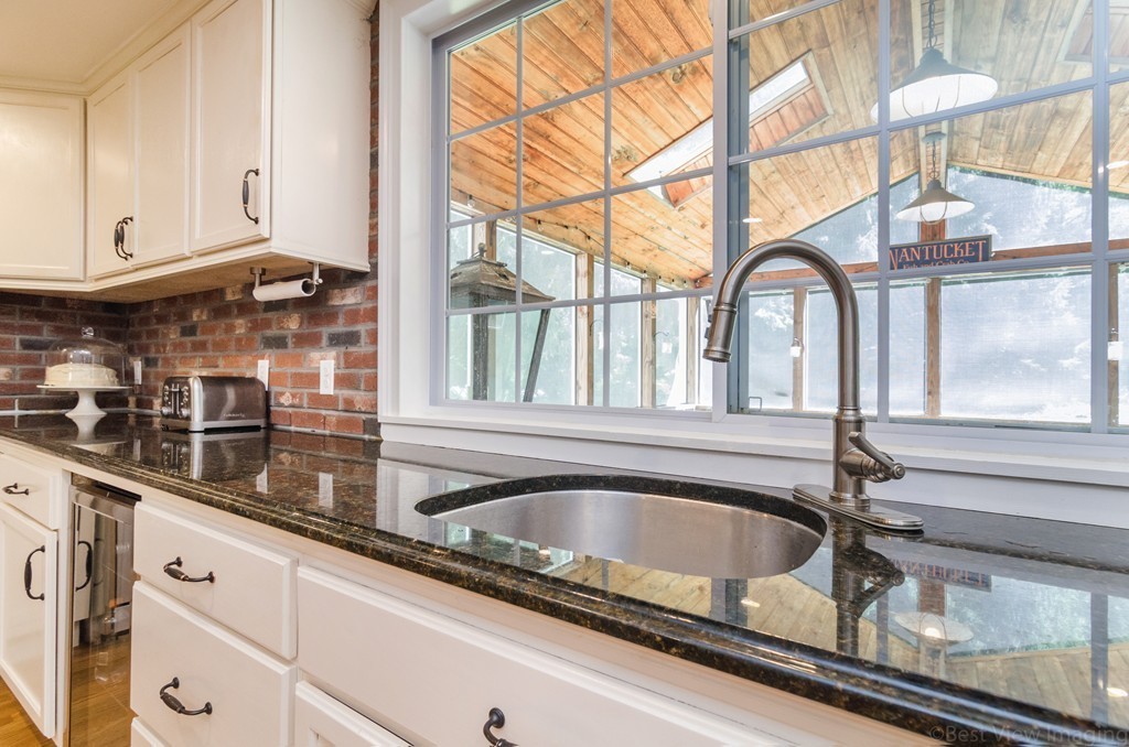 29 Robinwood Road Acton, MA 01720 - Photo 8 of 30 Gallery Image 8