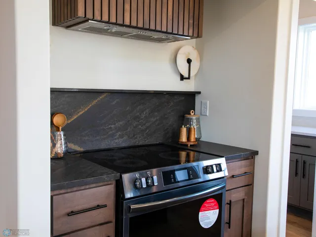 $787,725 | 3606 Decorah Way South, Fargo, ND 58104