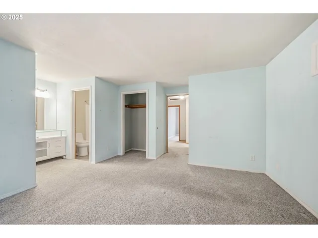 a view of empty room