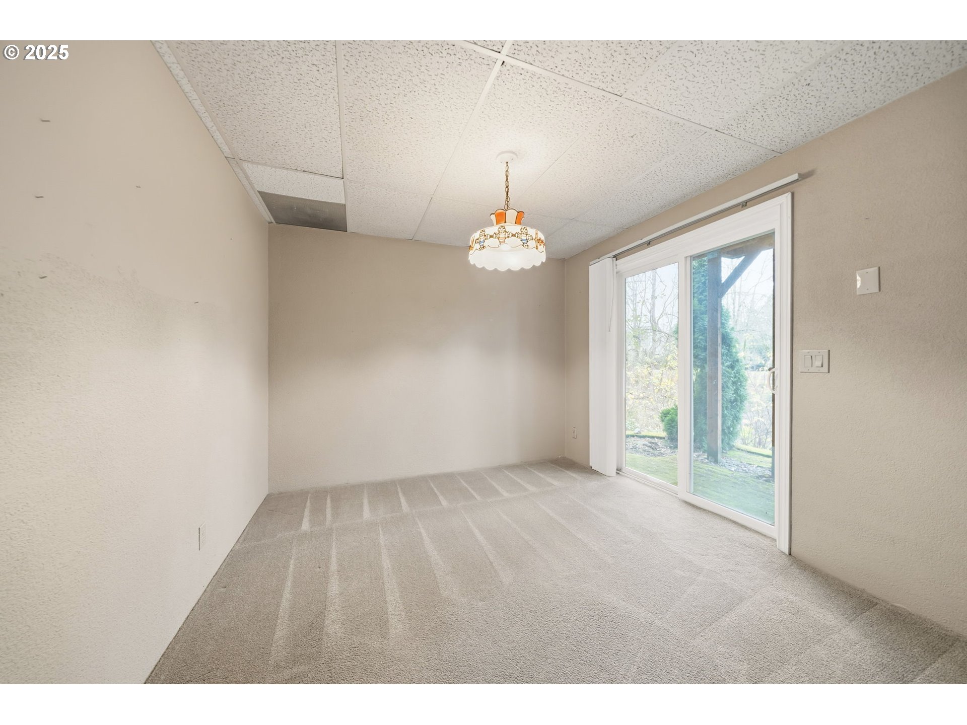 1005 Southwest 4th Street Gresham, OR 97080 - Photo 29 of 40 a view of an empty room with a window