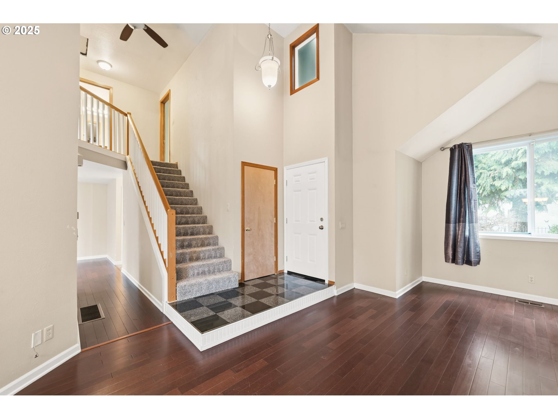 1005 Southwest 4th Street Gresham, OR 97080 - Photo 5 of 40 a view of an entryway with staircase