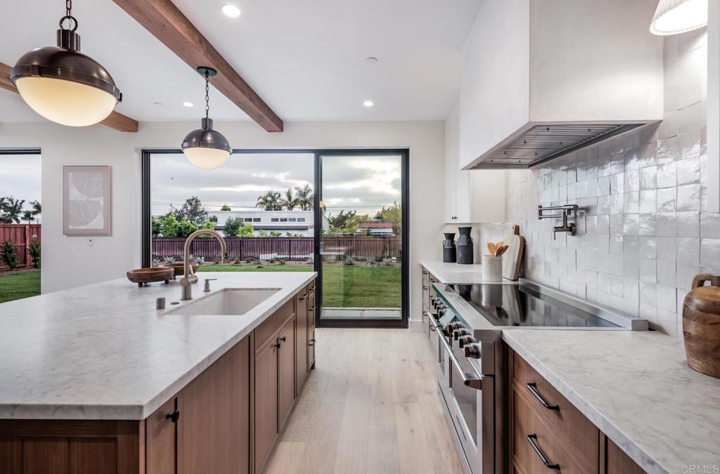 824 Conestoga Court Encinitas, CA 92024 - Photo 8 of 38 Kitchen