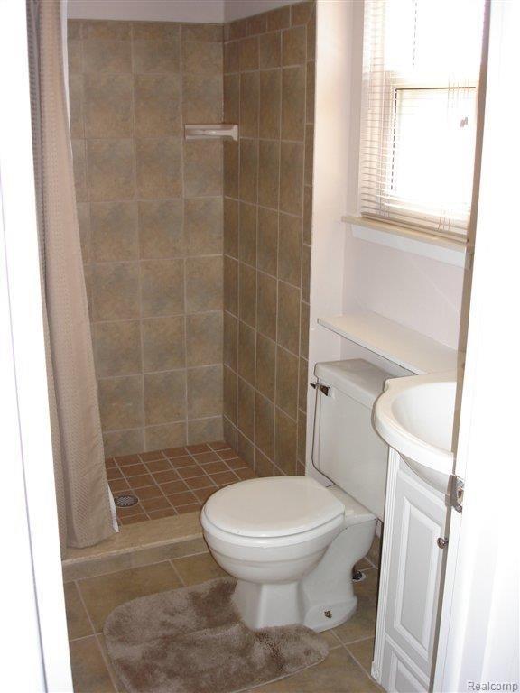 224 Union Drive Rochester, MI 48307 - Photo 18 of 23 DSC08423.JPG