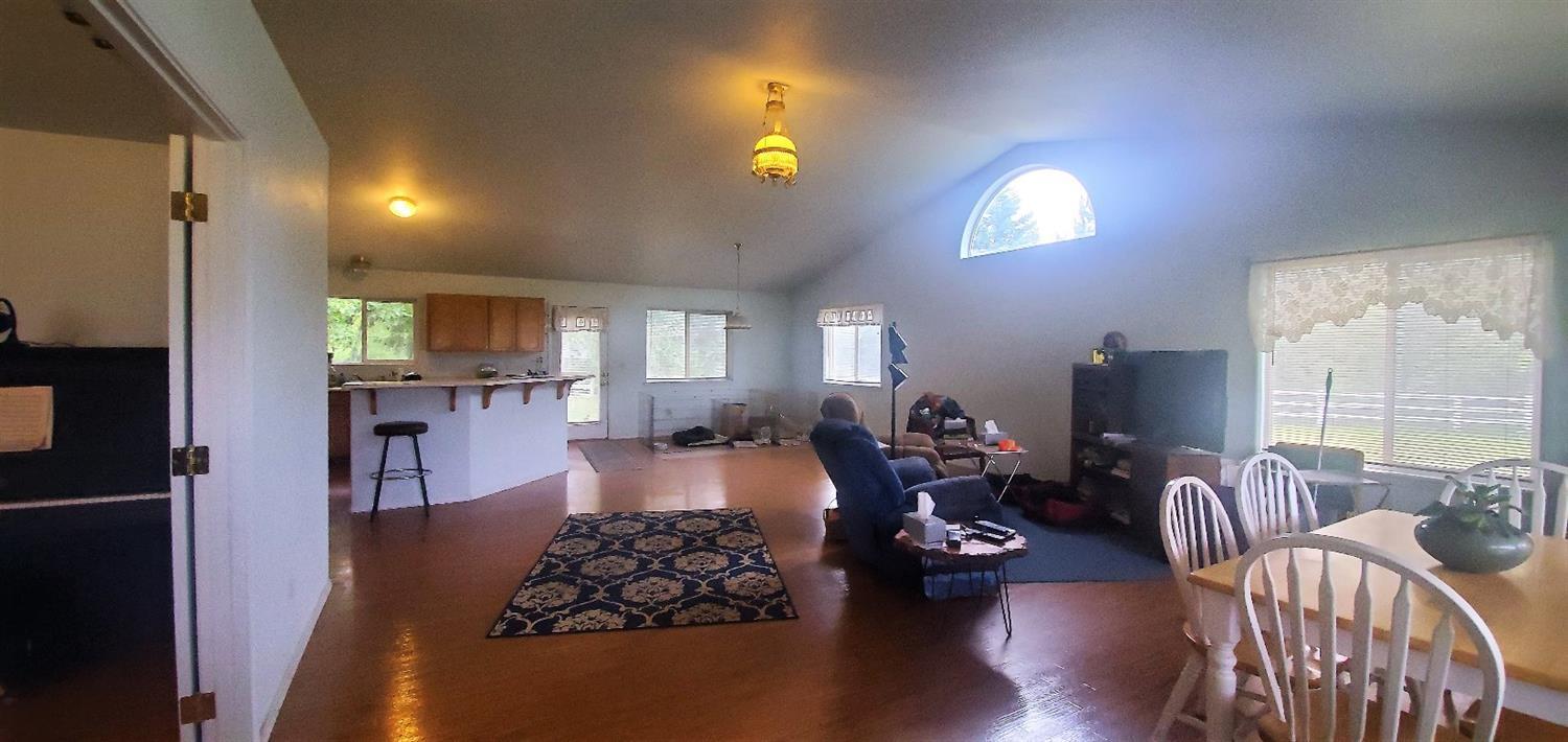 407 Hamilton Road Jacksonville, OR 97530 - Photo 16 of 28