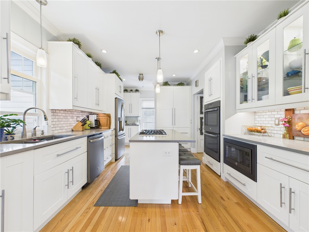 28 Spruce Street Westerly, RI 02891 - Photo 13 of 40