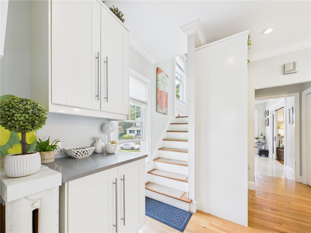 28 Spruce Street Westerly, RI 02891 - Photo 16 of 40