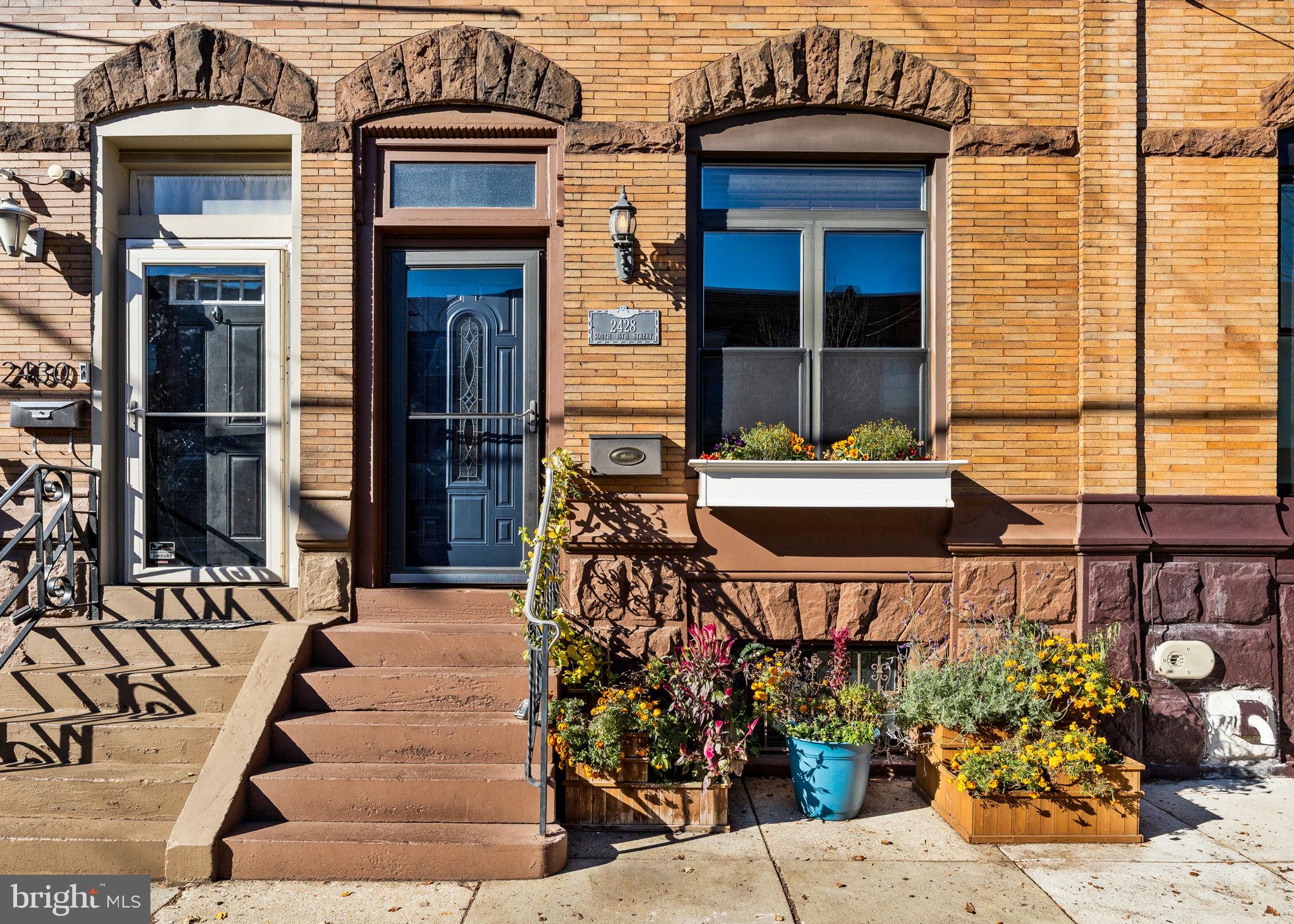 2428 South 16th Street Philadelphia, PA 19145 - Photo 3 of 31