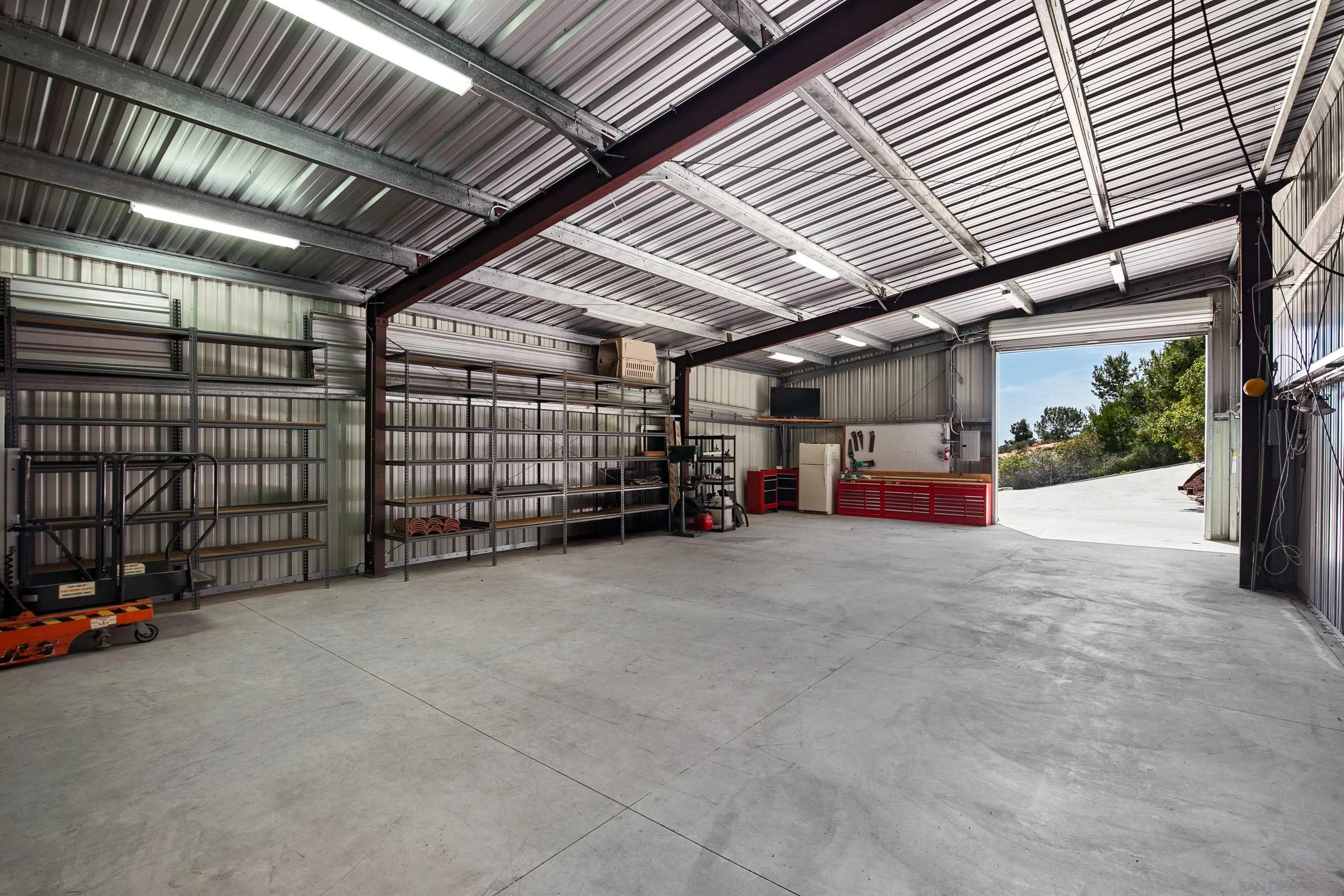 1050 Solana Drive Del Mar, CA 92014 - Photo 55 of 75 a view of parking garage