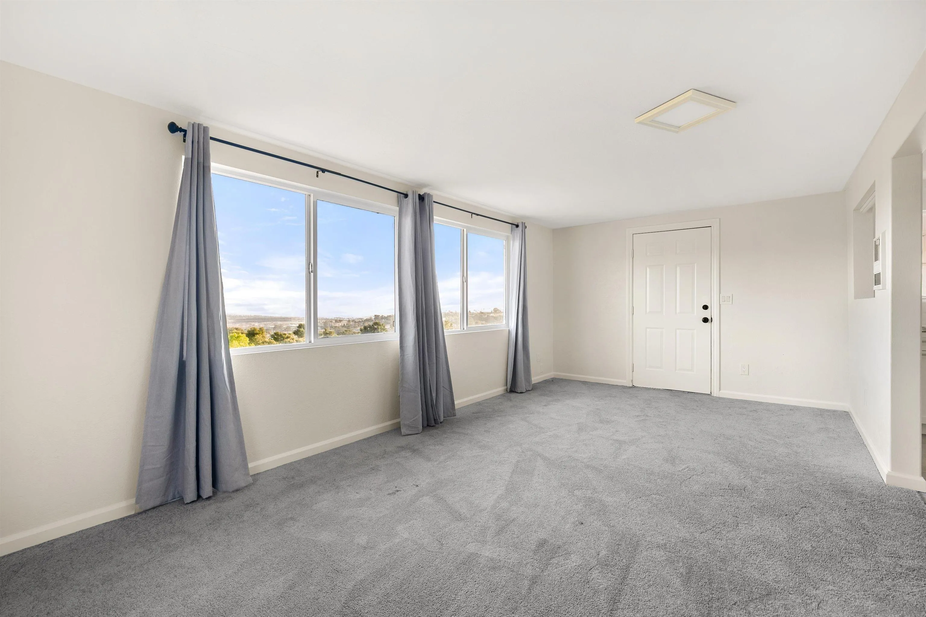 1050 Solana Drive Del Mar, CA 92014 - Photo 65 of 75 a view of an empty room with a window
