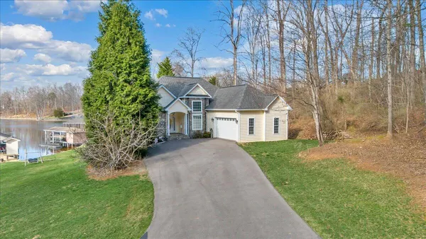 $999,900 | 1892 Morewood Road, Hardy, VA 24101