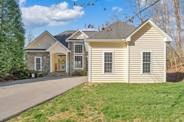 $999,900 | 1892 Morewood Road, Hardy, VA 24101