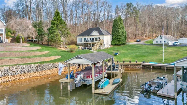 $999,900 | 1892 Morewood Road, Hardy, VA 24101