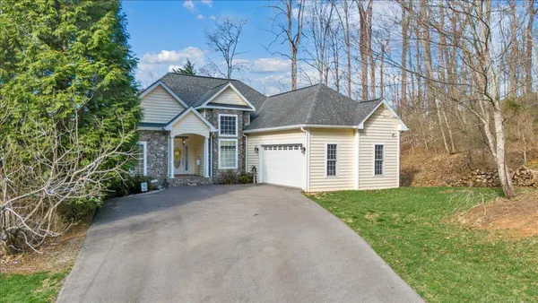 $999,900 | 1892 Morewood Road, Hardy, VA 24101