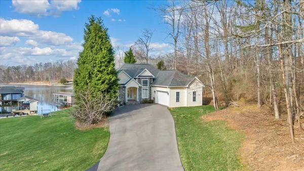 $999,900 | 1892 Morewood Road, Hardy, VA 24101