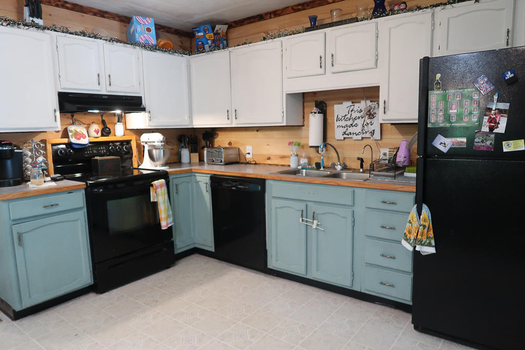 107 Hallowell Road Chelsea, ME 04330 - Photo 2 of 33 IMG_5783