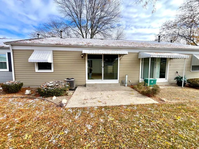 $160,000 | 1002 Village Lane, Jenison, MI 49428