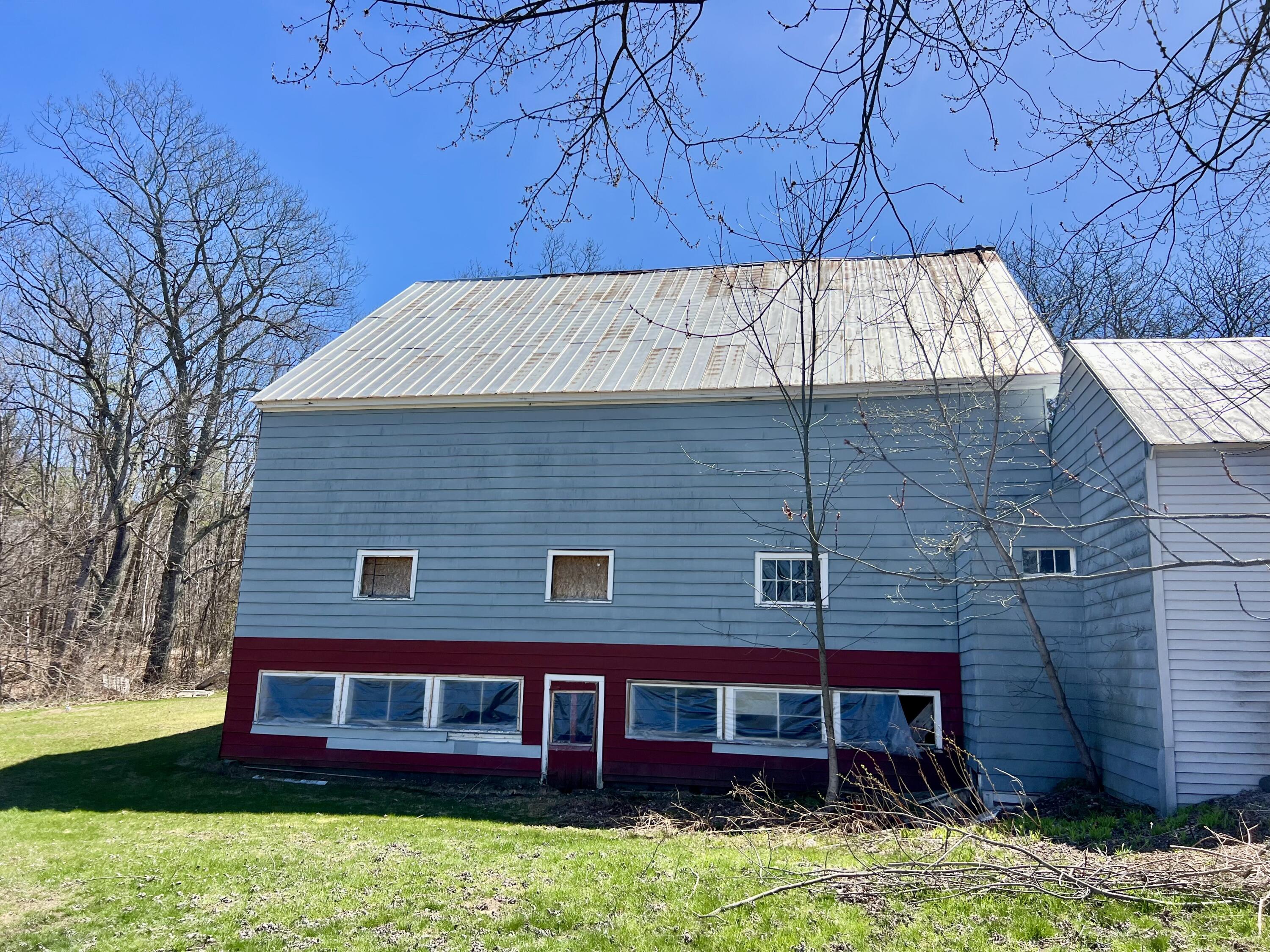 28 Vienna Road Chesterville, ME 04938 - Photo 32 of 37 barn exterior