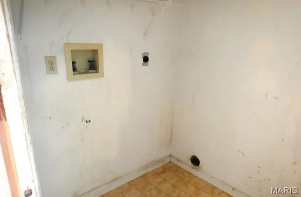 $350,000 | 1545 Greenfield Crossing Court, Ballwin, MO 63021