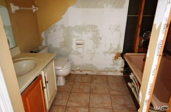 $350,000 | 1545 Greenfield Crossing Court, Ballwin, MO 63021