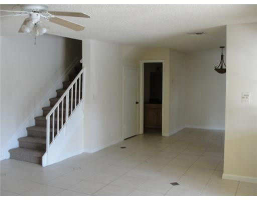 9285 Southwest 61st Way, Unit 23A Boca Raton, FL 33428 - Photo 3 of 11 Dining Room