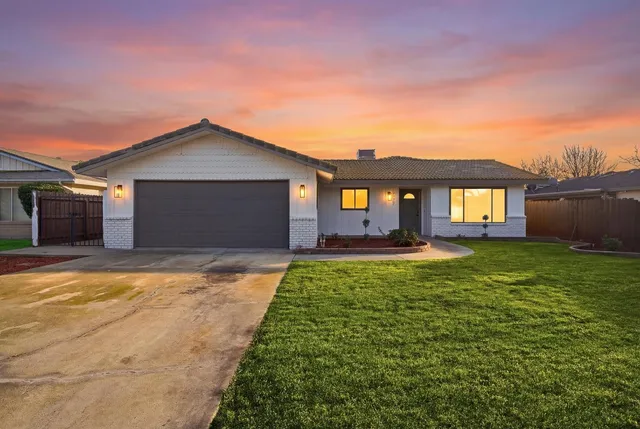 $399,900 | 2377 Tammy Lane, Selma, CA 93662