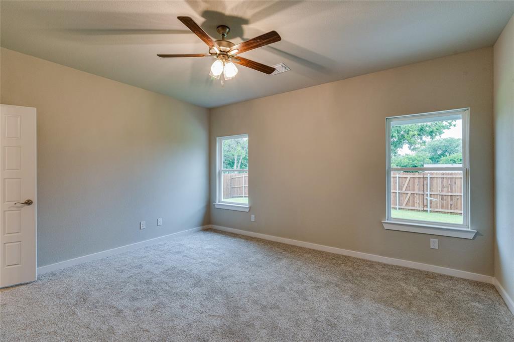 602 Kyle Drive Tioga, TX 76271 - Photo 17 of 29 an empty room with a window