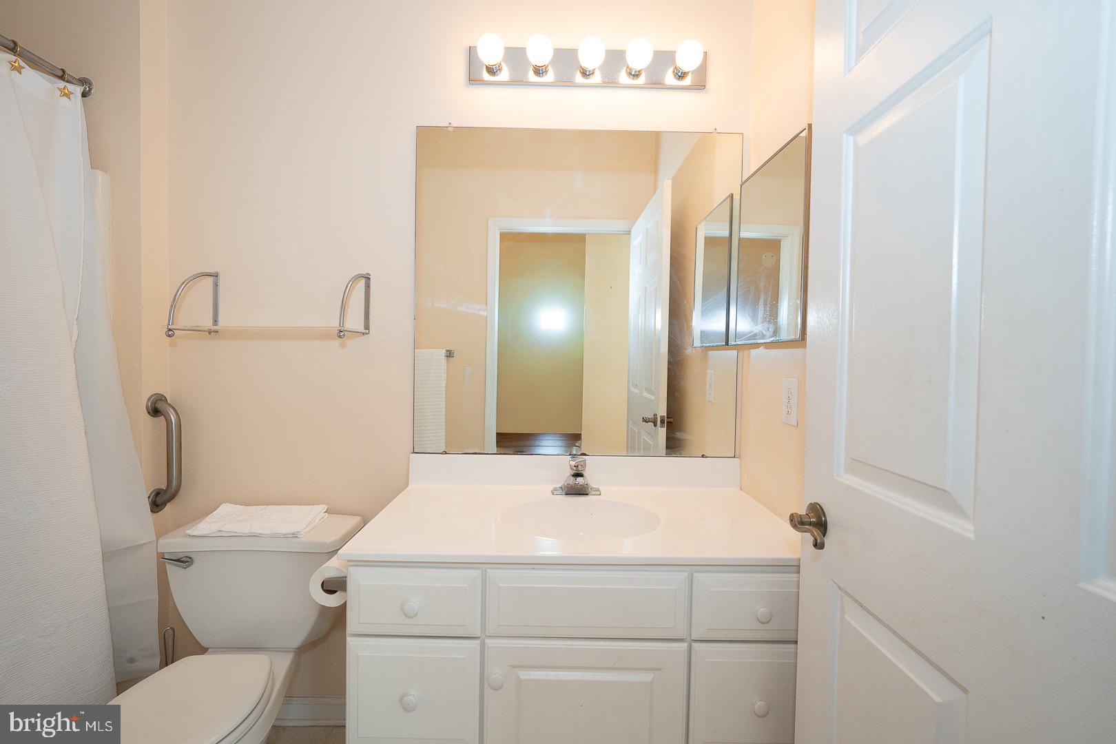 1521 Snead Green Springfield, PA 19064 - Photo 11 of 26 Bathroom 2