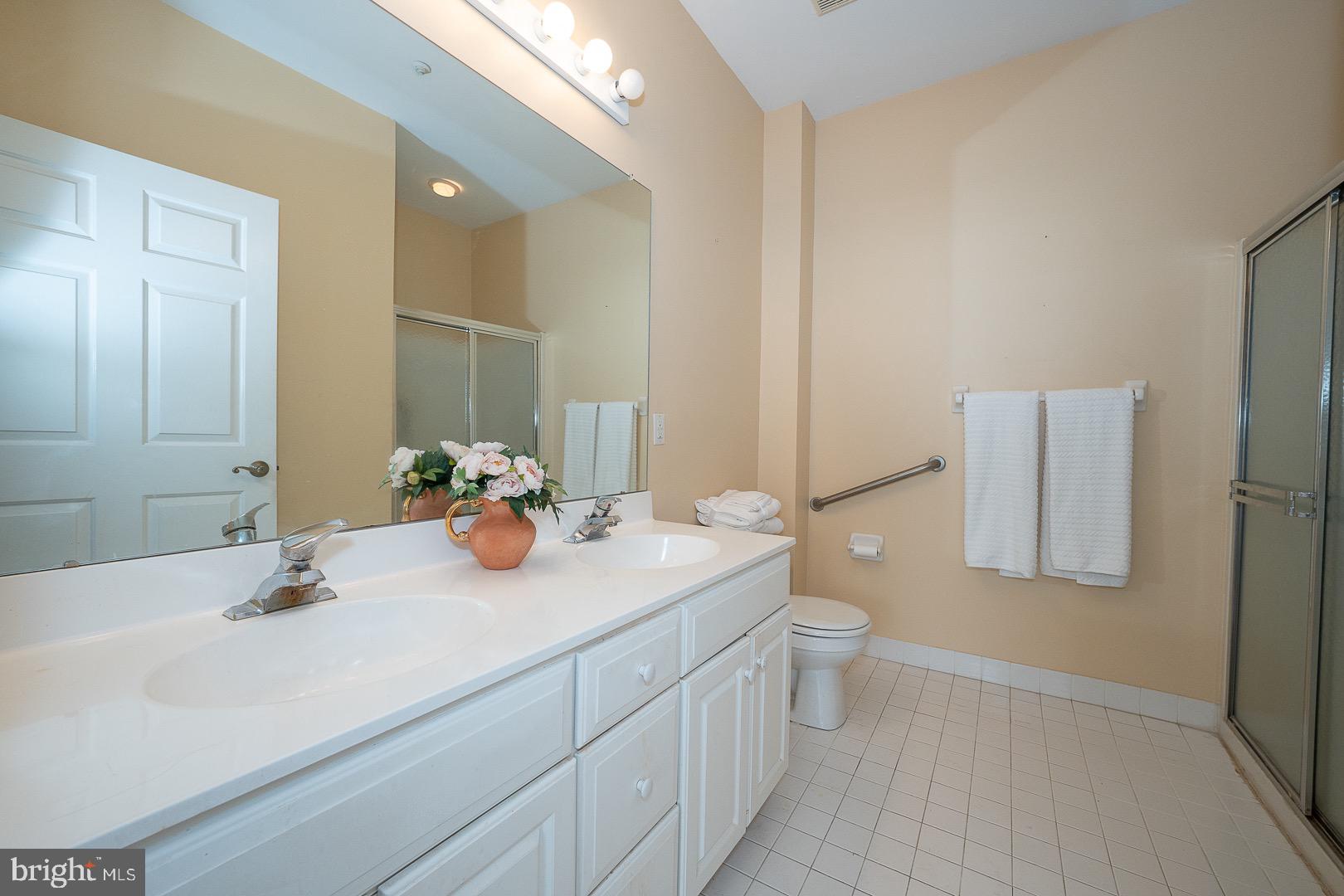 1521 Snead Green Springfield, PA 19064 - Photo 15 of 26 Primary bathroom