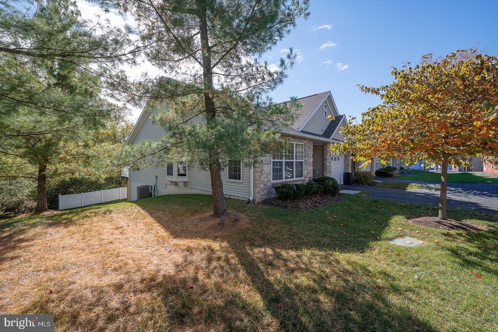 1521 Snead Green Springfield, PA 19064 - Photo 24 of 26 Outside front