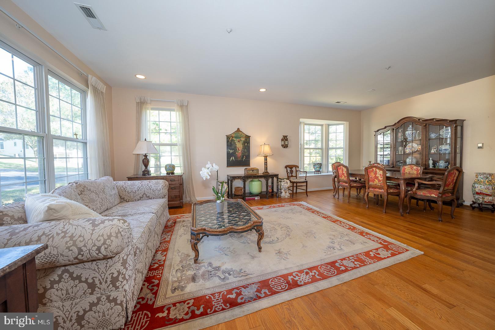 1521 Snead Green Springfield, PA 19064 - Photo 6 of 26 Living room