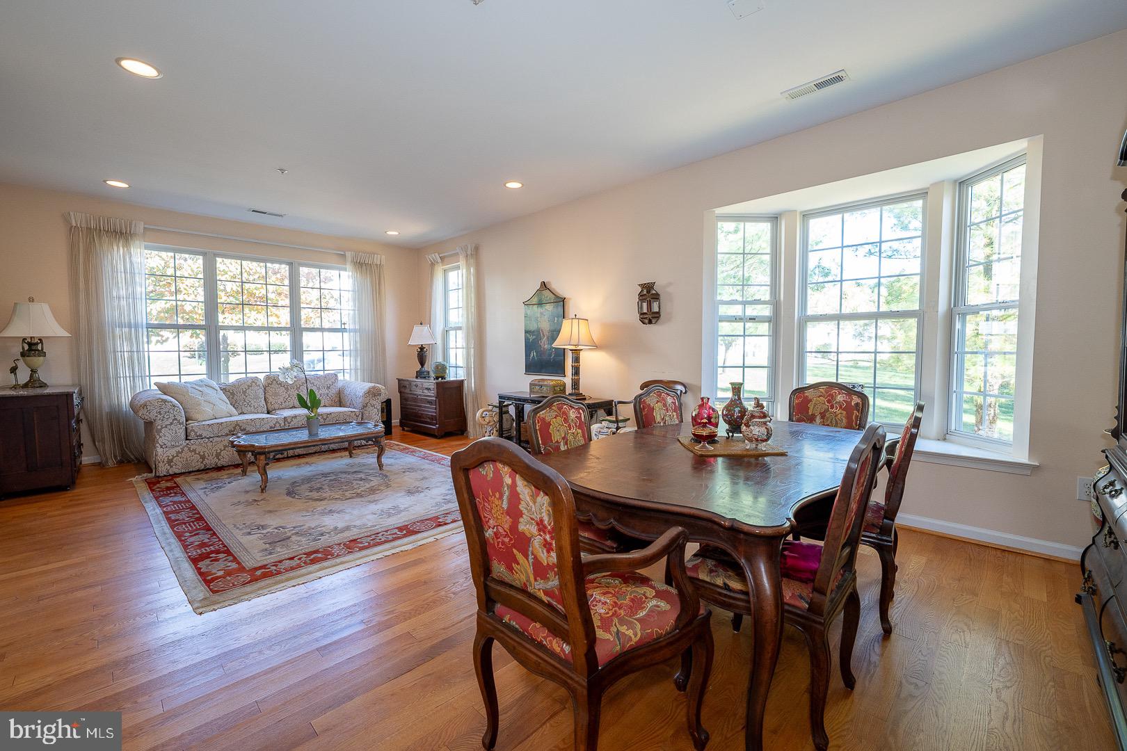 1521 Snead Green Springfield, PA 19064 - Photo 7 of 26 Living/Dining room