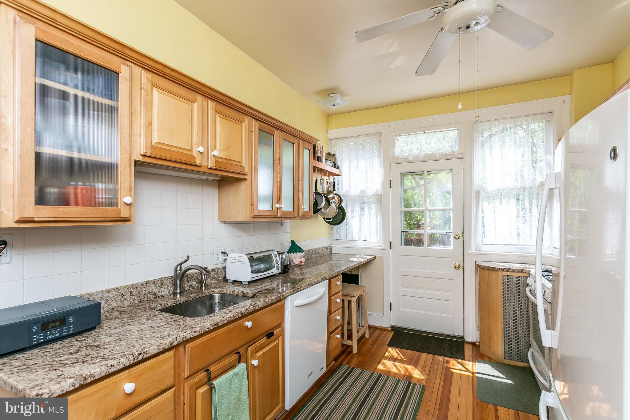 3952 Cloverhill Road Baltimore, MD 21218 - Photo 16 of 65 Kitchen with Granite Countertops
