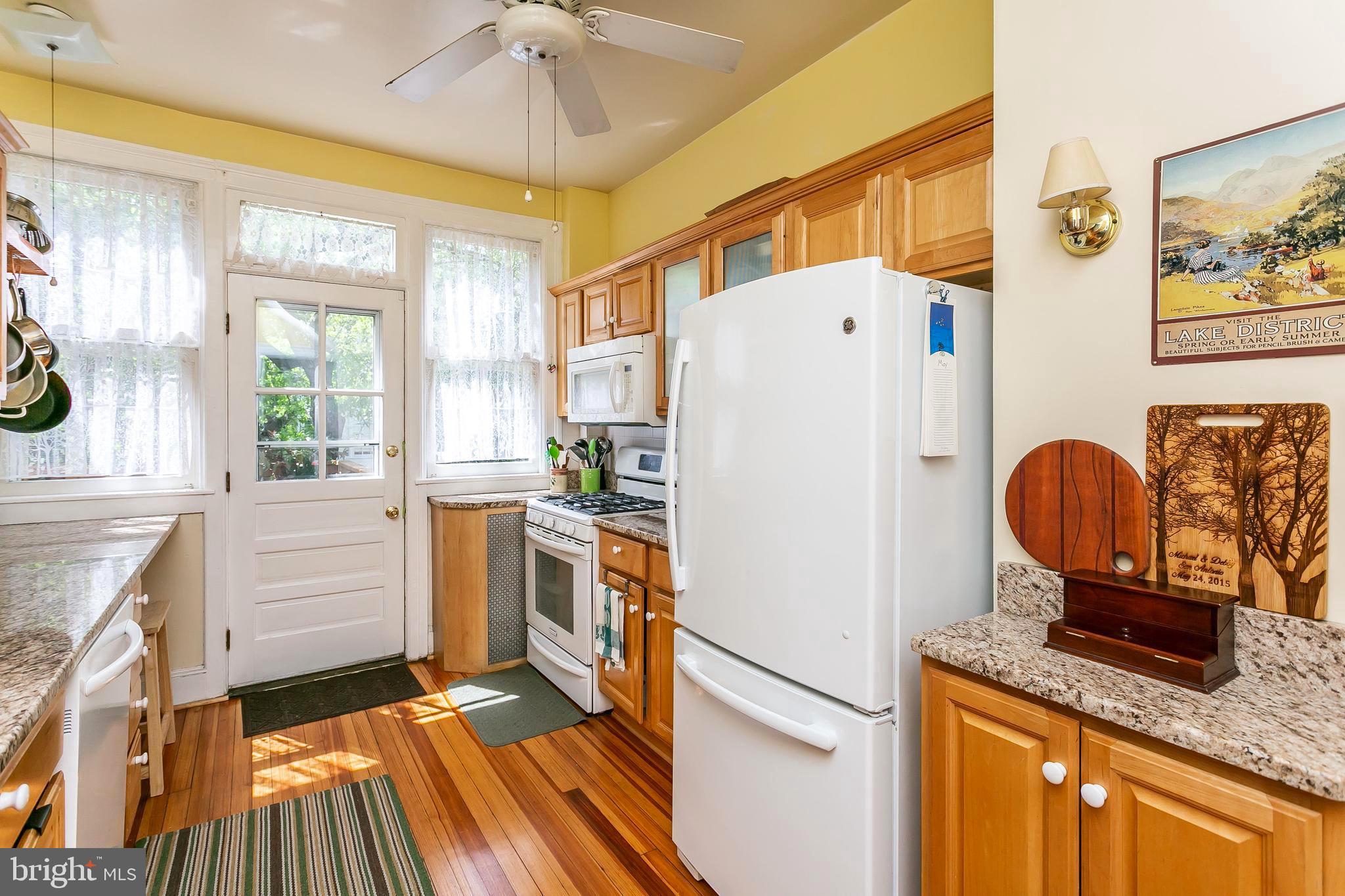 3952 Cloverhill Road Baltimore, MD 21218 - Photo 17 of 65 Sunny Kitchen