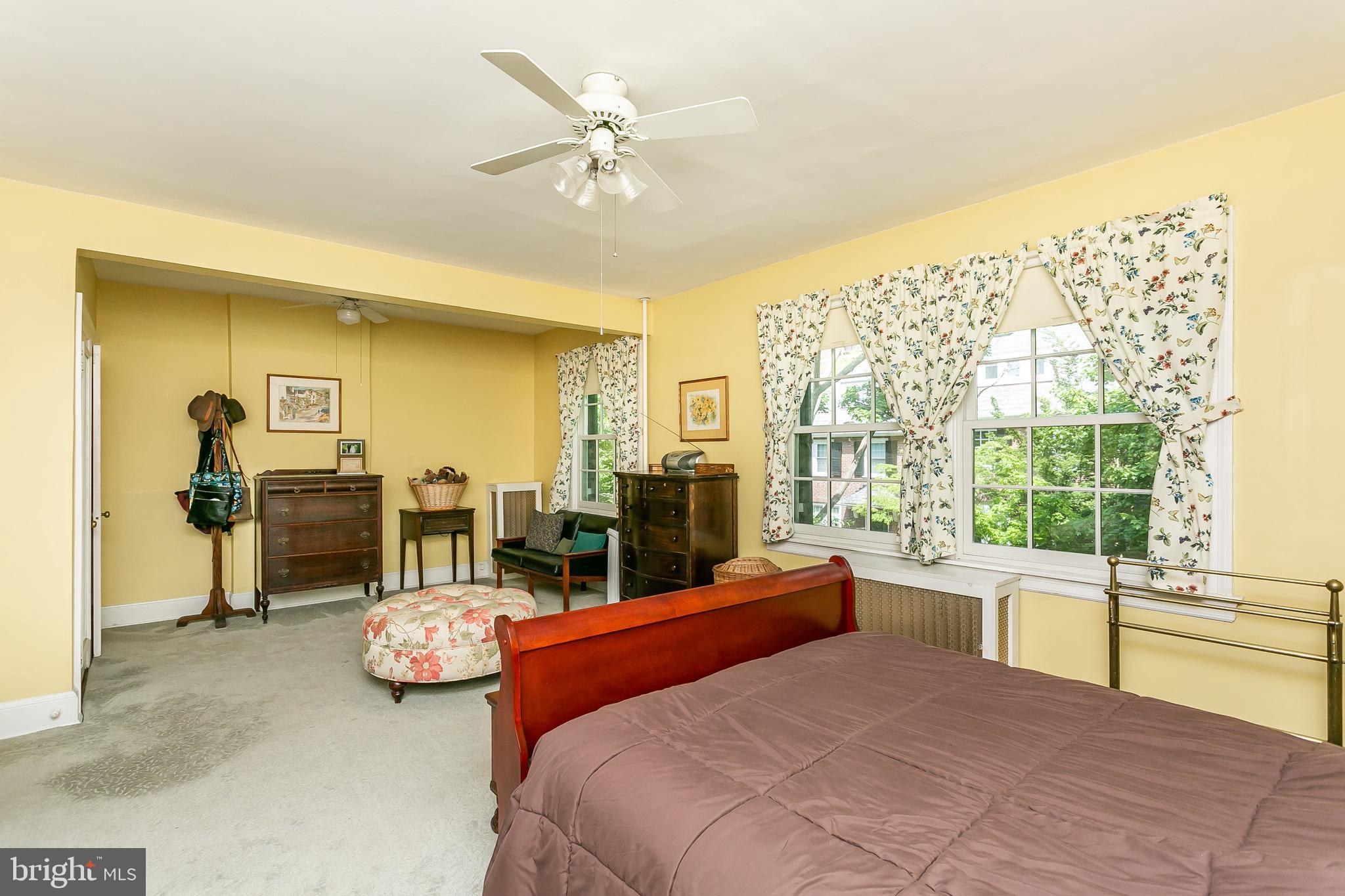3952 Cloverhill Road Baltimore, MD 21218 - Photo 28 of 65 Large Master Bedroom with Sitting Area