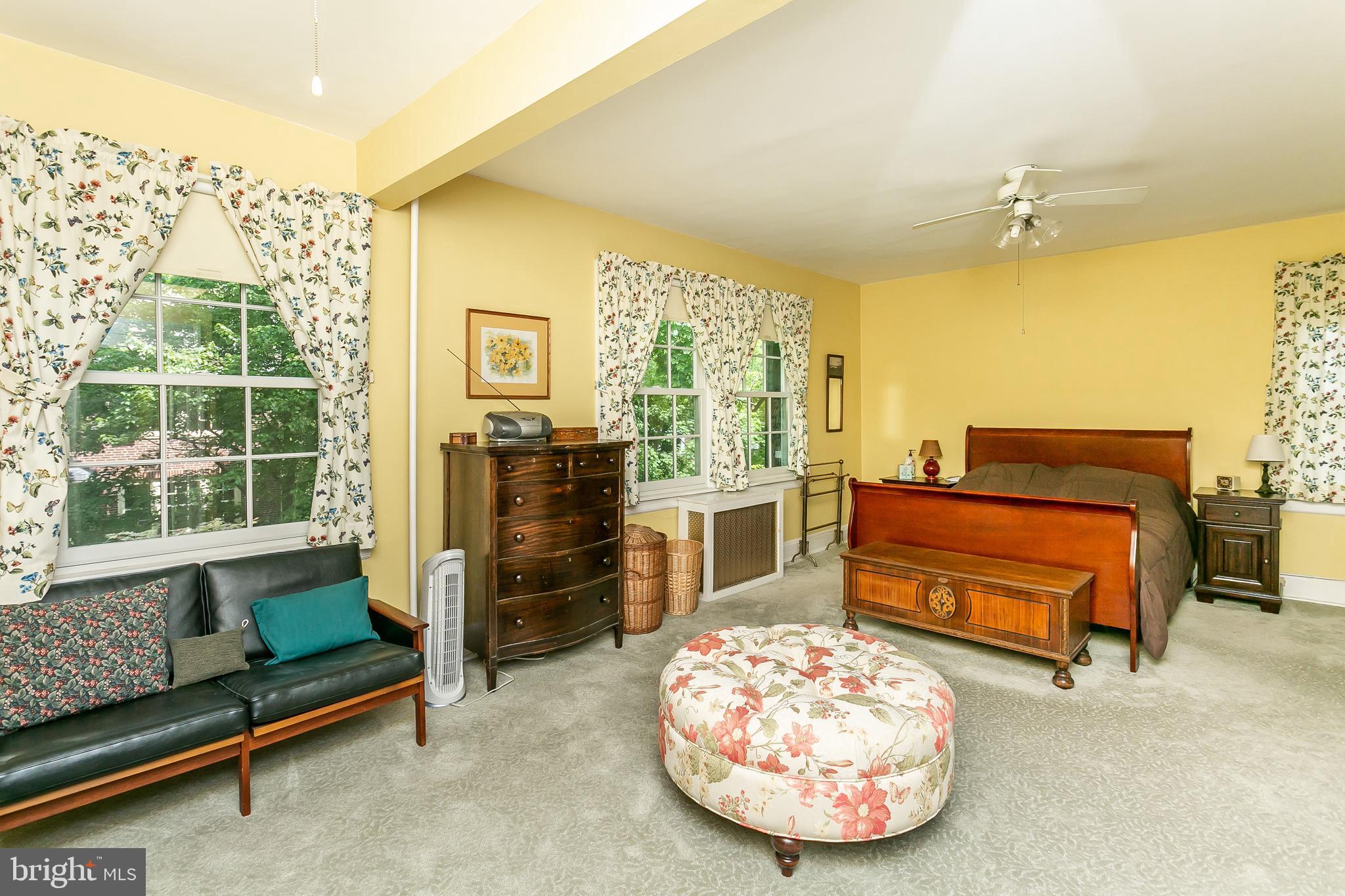 3952 Cloverhill Road Baltimore, MD 21218 - Photo 29 of 65 Large Master Bedroom with Sitting Area